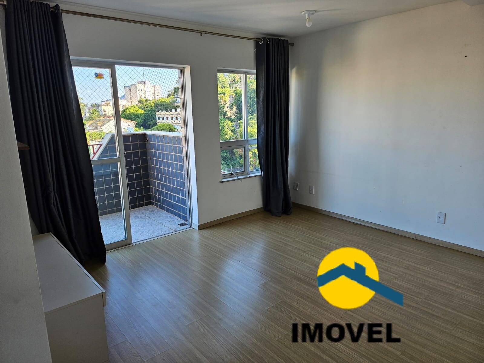 Apartamento à venda com 2 quartos, 74m² - Foto 1