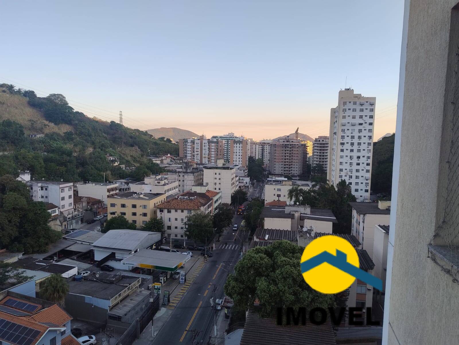 Apartamento à venda com 2 quartos, 62m² - Foto 3