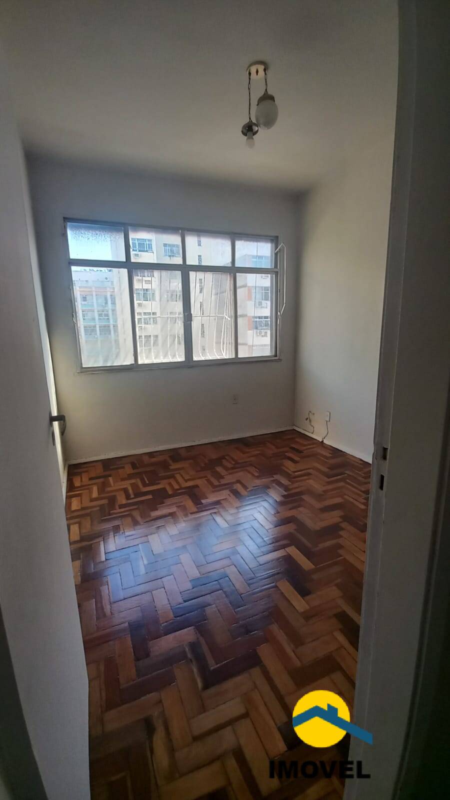 Apartamento à venda com 2 quartos, 70m² - Foto 3