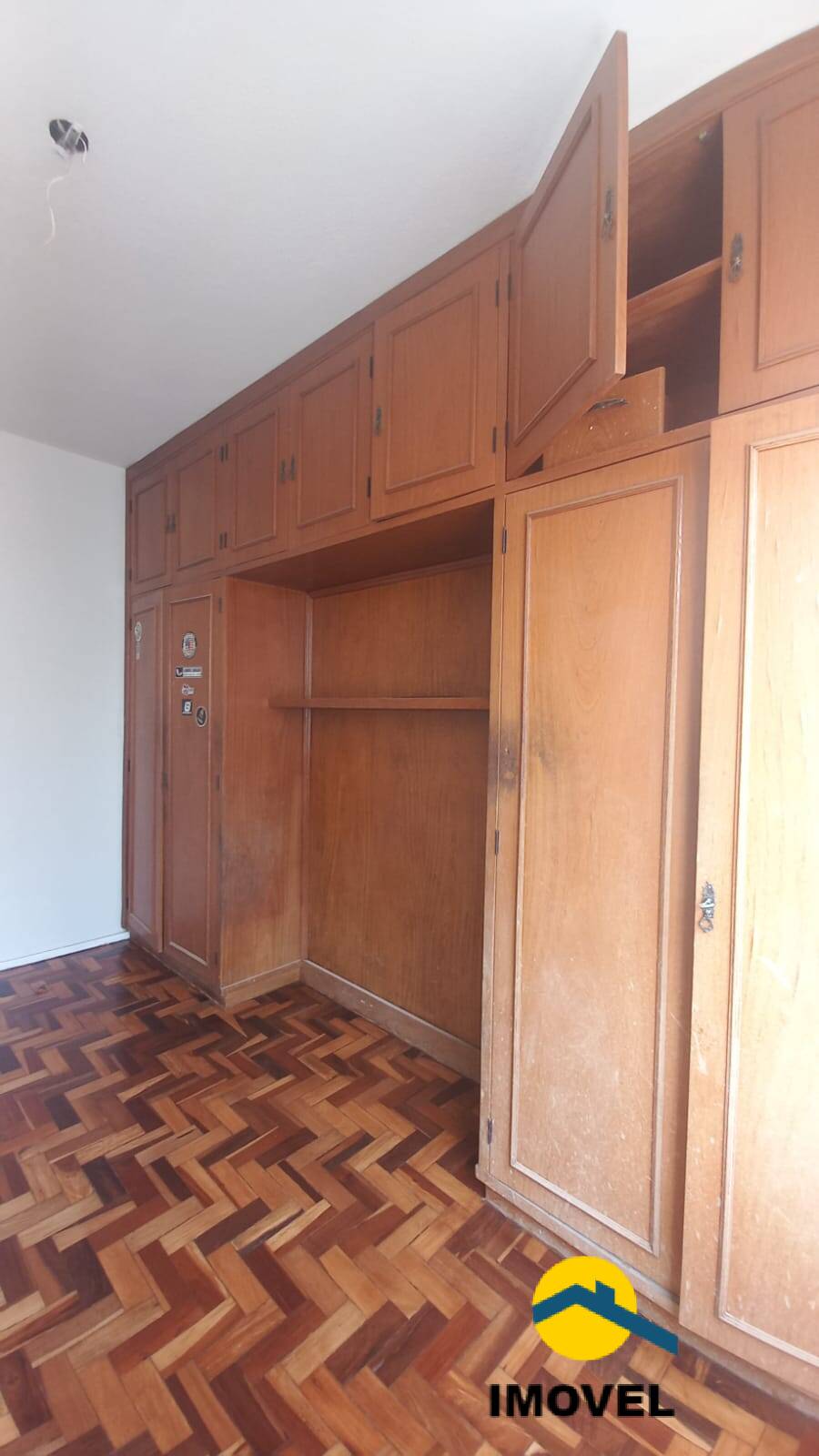 Apartamento à venda com 2 quartos, 70m² - Foto 17