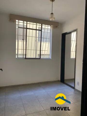 Apartamento à venda com 2 quartos, 70m² - Foto 2