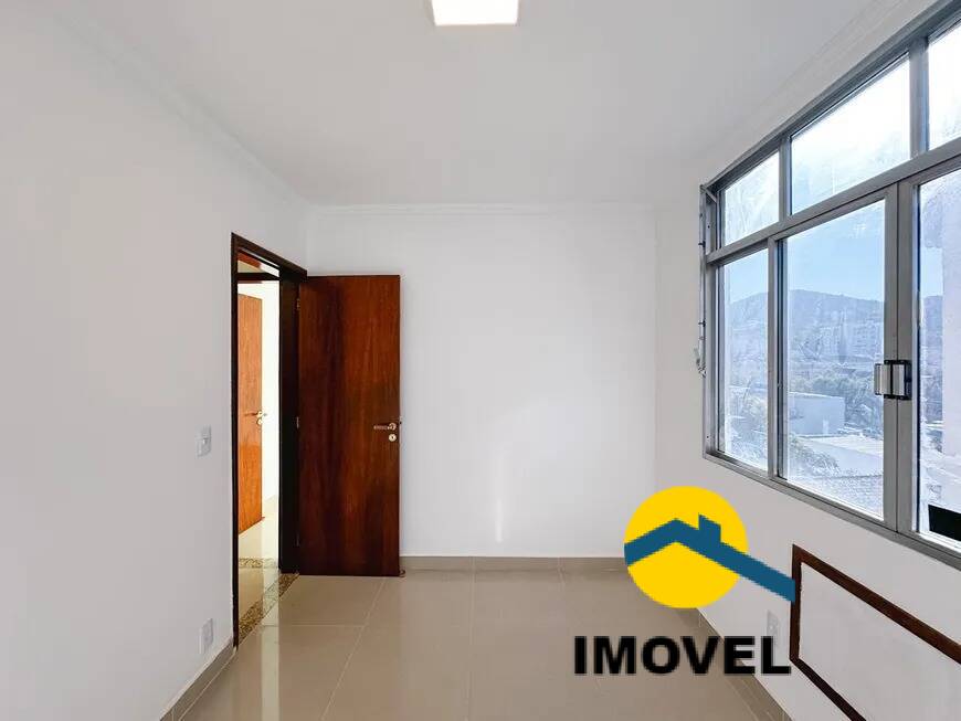 Apartamento à venda com 2 quartos, 65m² - Foto 1