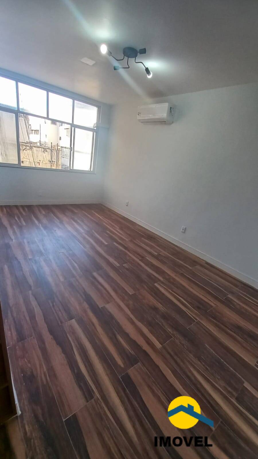 Apartamento à venda com 1 quarto, 30m² - Foto 2