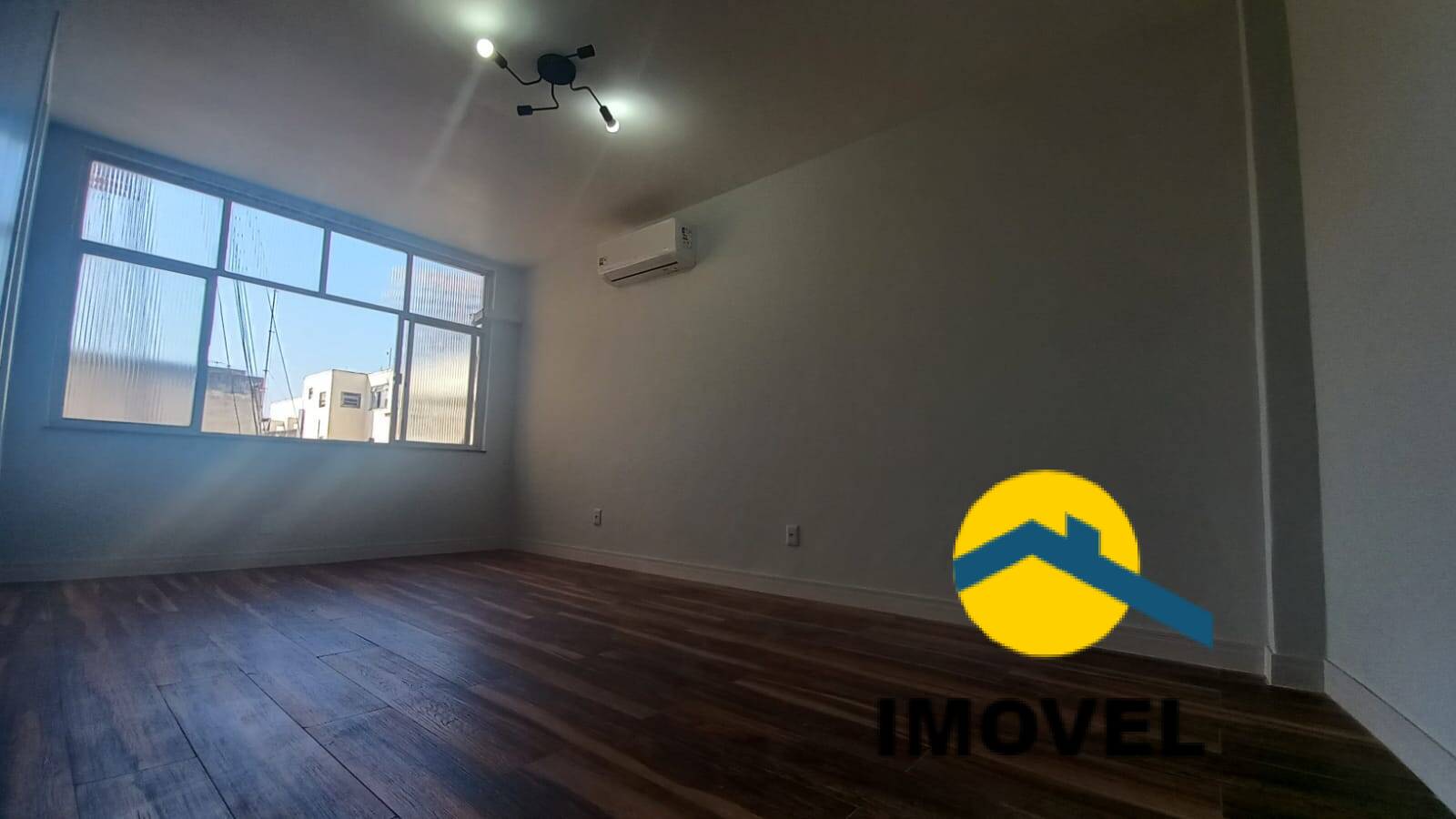 Apartamento à venda com 1 quarto, 30m² - Foto 1