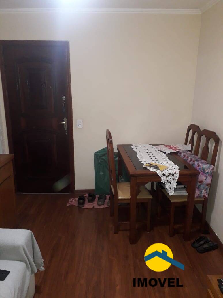 Apartamento à venda com 2 quartos, 70m² - Foto 3