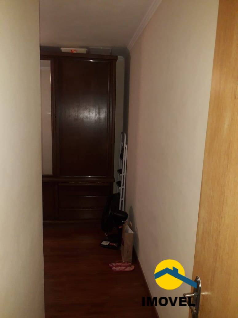 Apartamento à venda com 2 quartos, 70m² - Foto 4