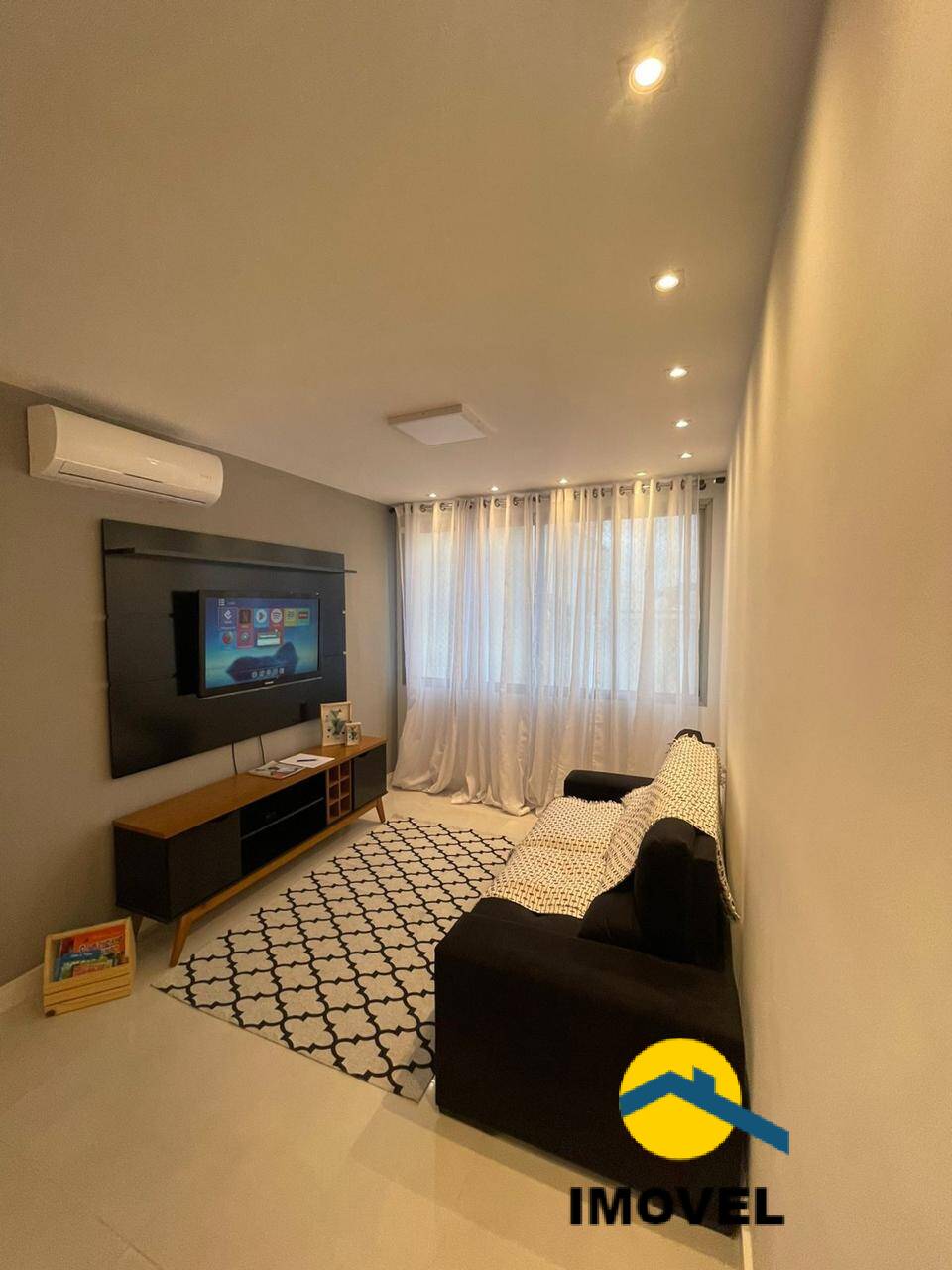 Apartamento à venda com 2 quartos, 75m² - Foto 1