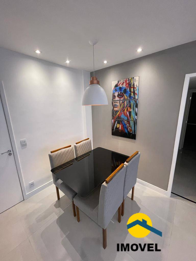 Apartamento à venda com 2 quartos, 75m² - Foto 2