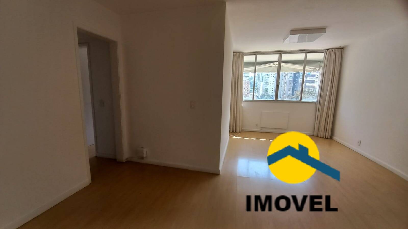 Apartamento à venda com 2 quartos, 80m² - Foto 3