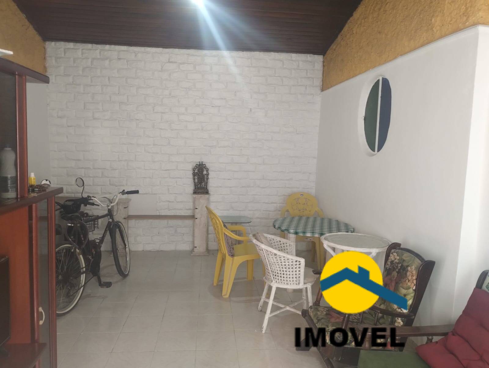 Casa à venda com 2 quartos, 90m² - Foto 2