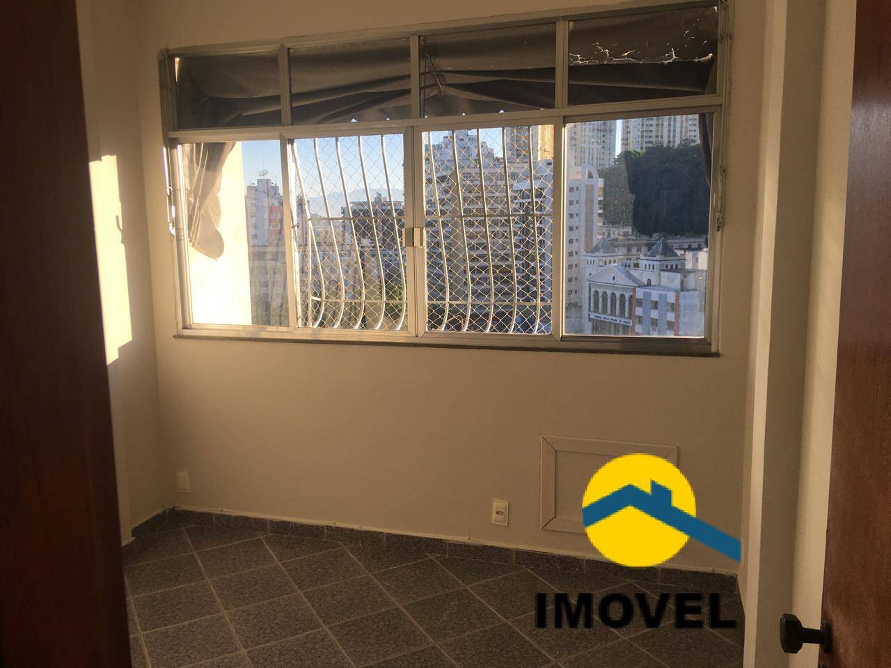 Apartamento à venda com 2 quartos, 65m² - Foto 4