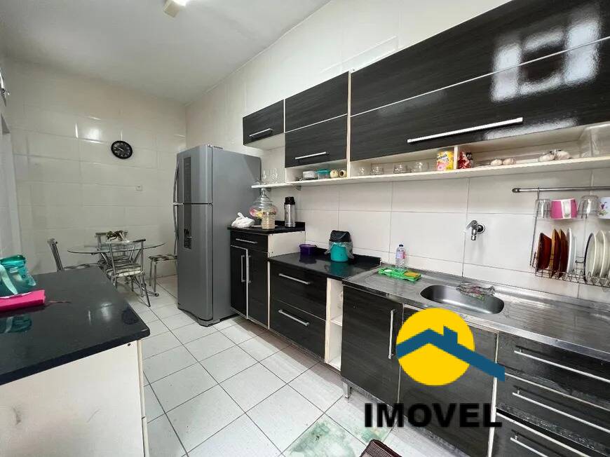 Casa à venda com 3 quartos, 200m² - Foto 3