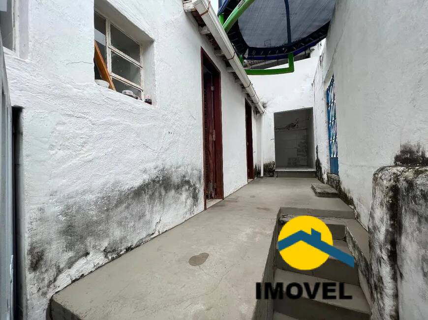 Casa à venda com 3 quartos, 200m² - Foto 18