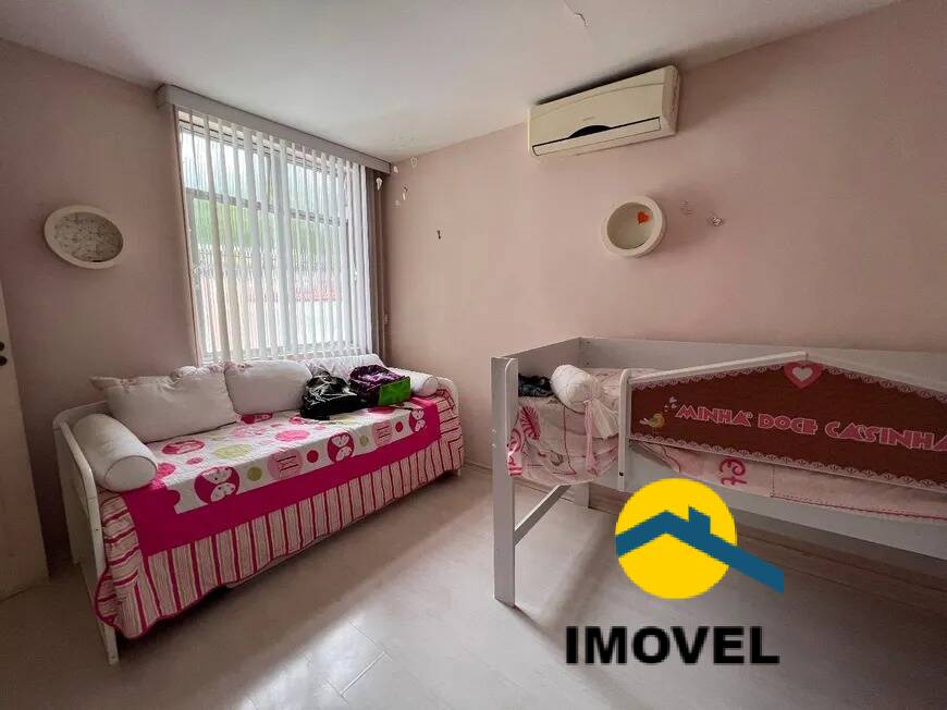 Casa à venda com 3 quartos, 200m² - Foto 13