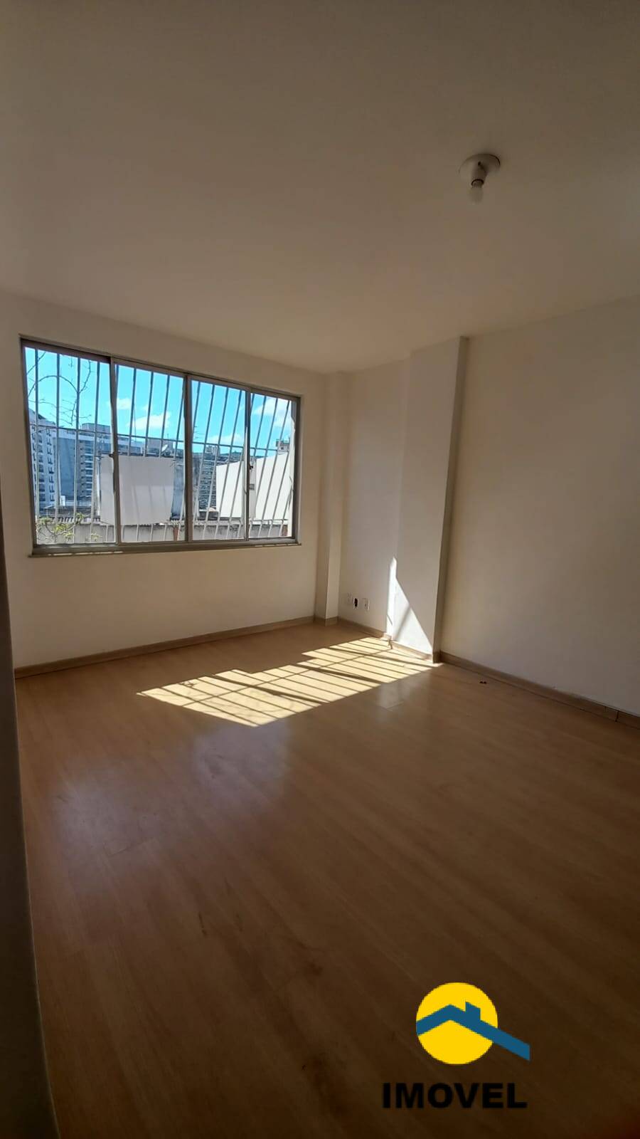 Apartamento à venda com 2 quartos, 85m² - Foto 2