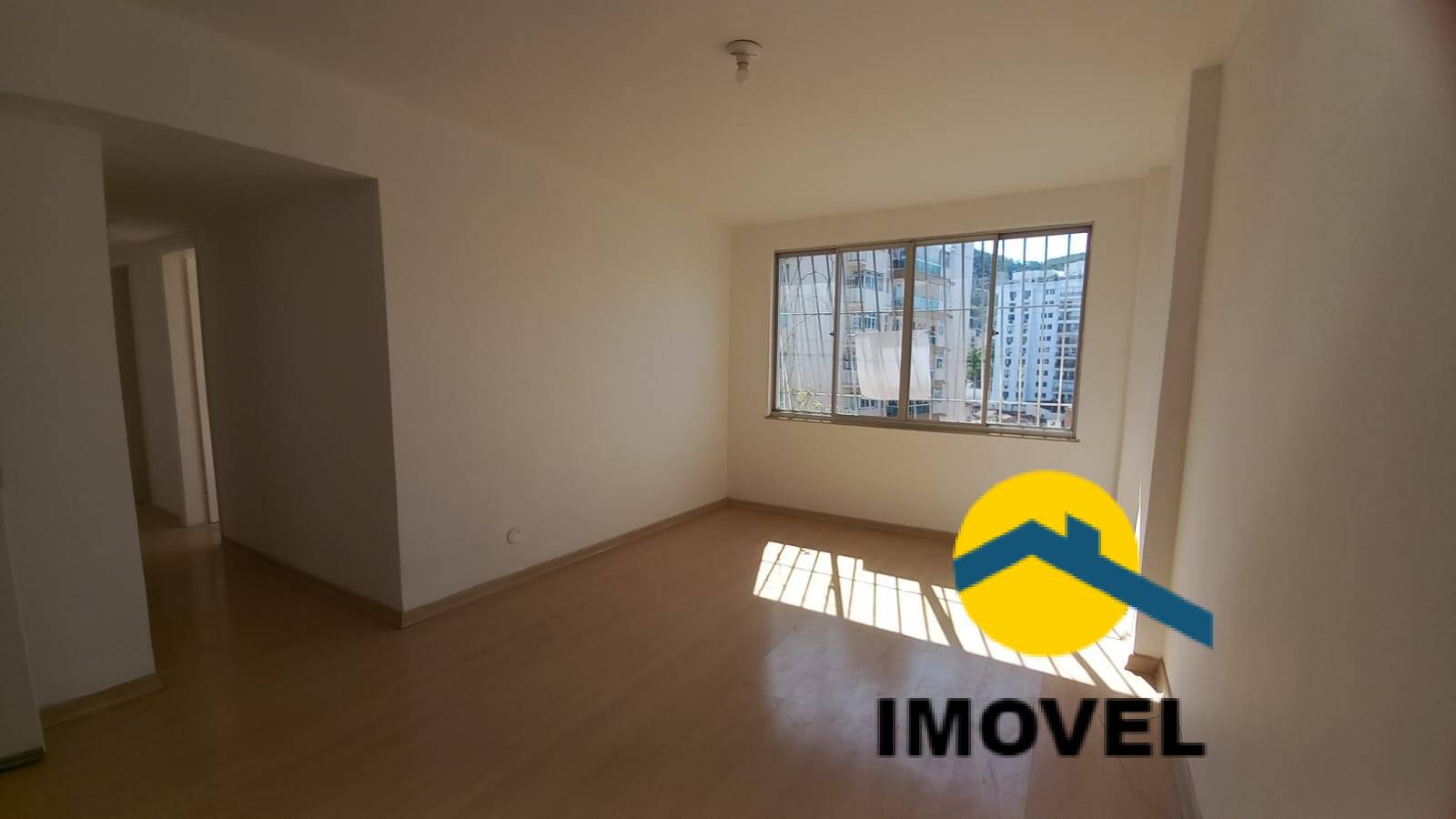 Apartamento à venda com 2 quartos, 85m² - Foto 1