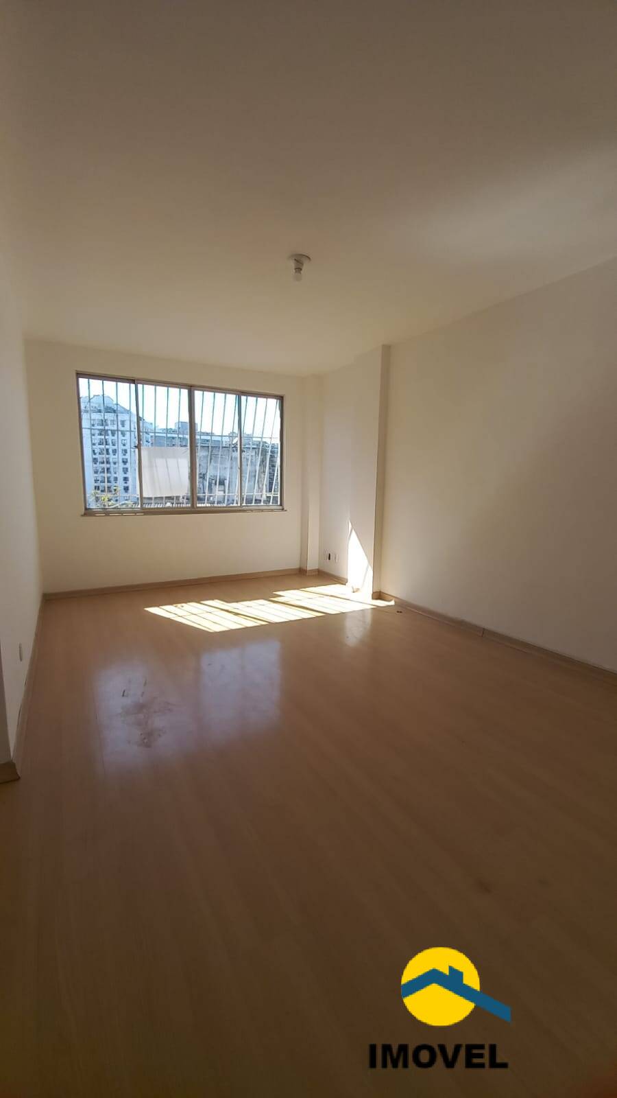 Apartamento à venda com 2 quartos, 85m² - Foto 3