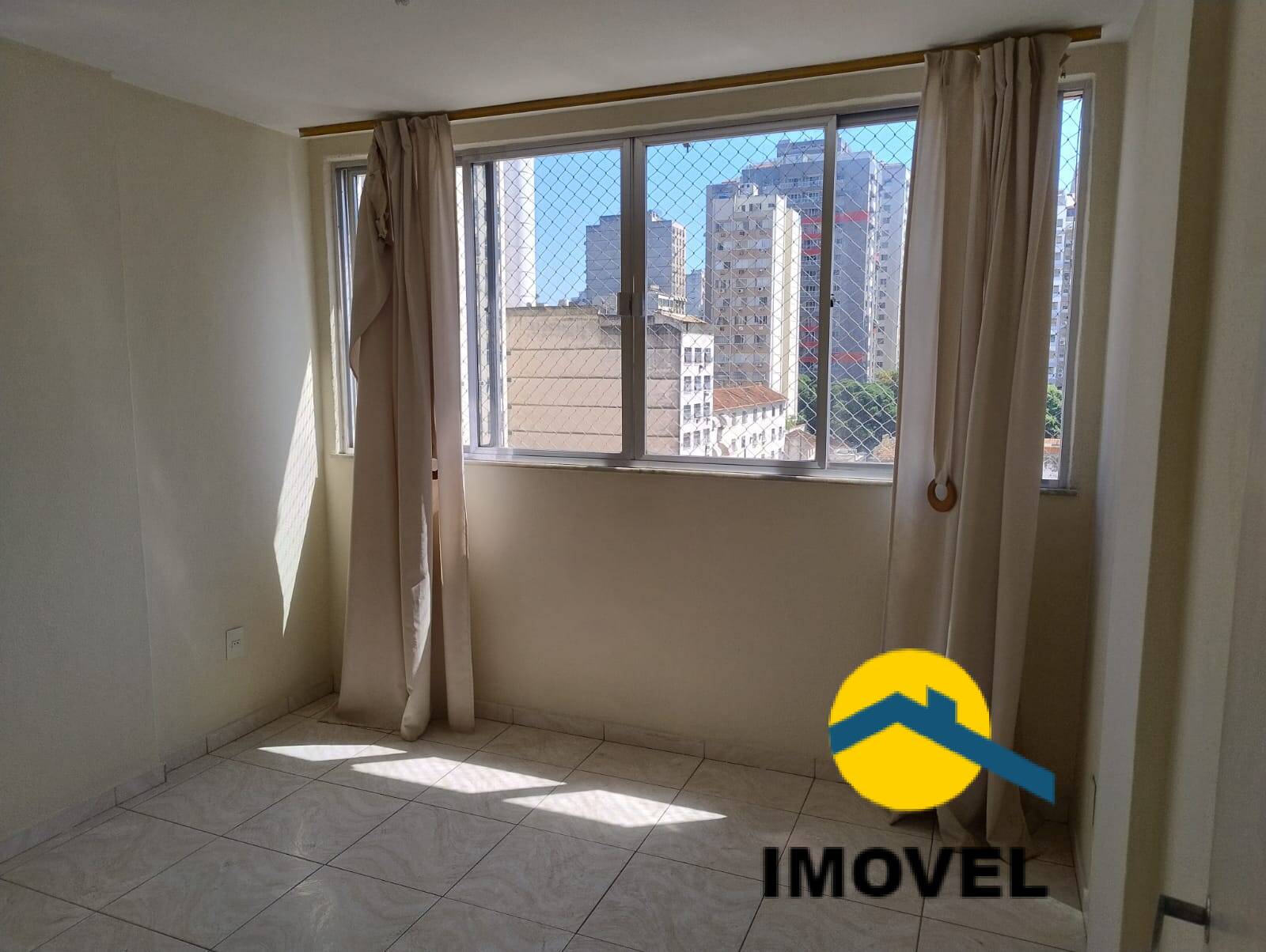 Apartamento à venda com 2 quartos, 70m² - Foto 11