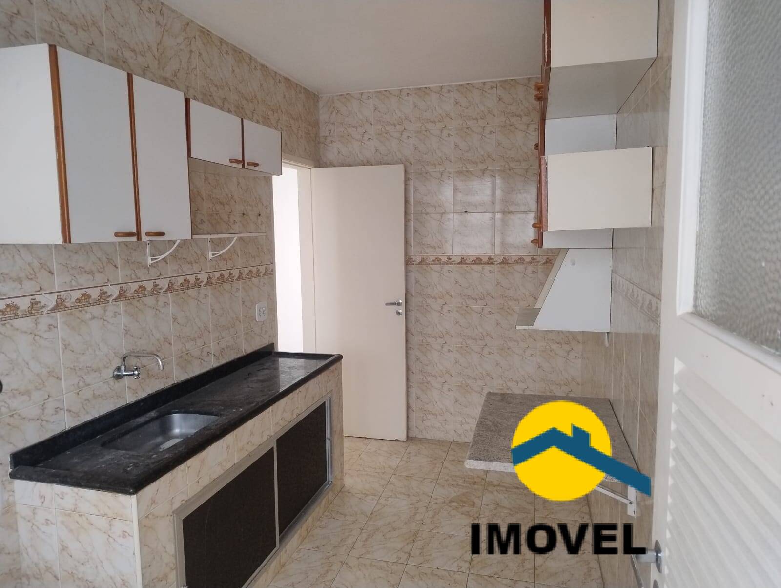 Apartamento à venda com 2 quartos, 75m² - Foto 1