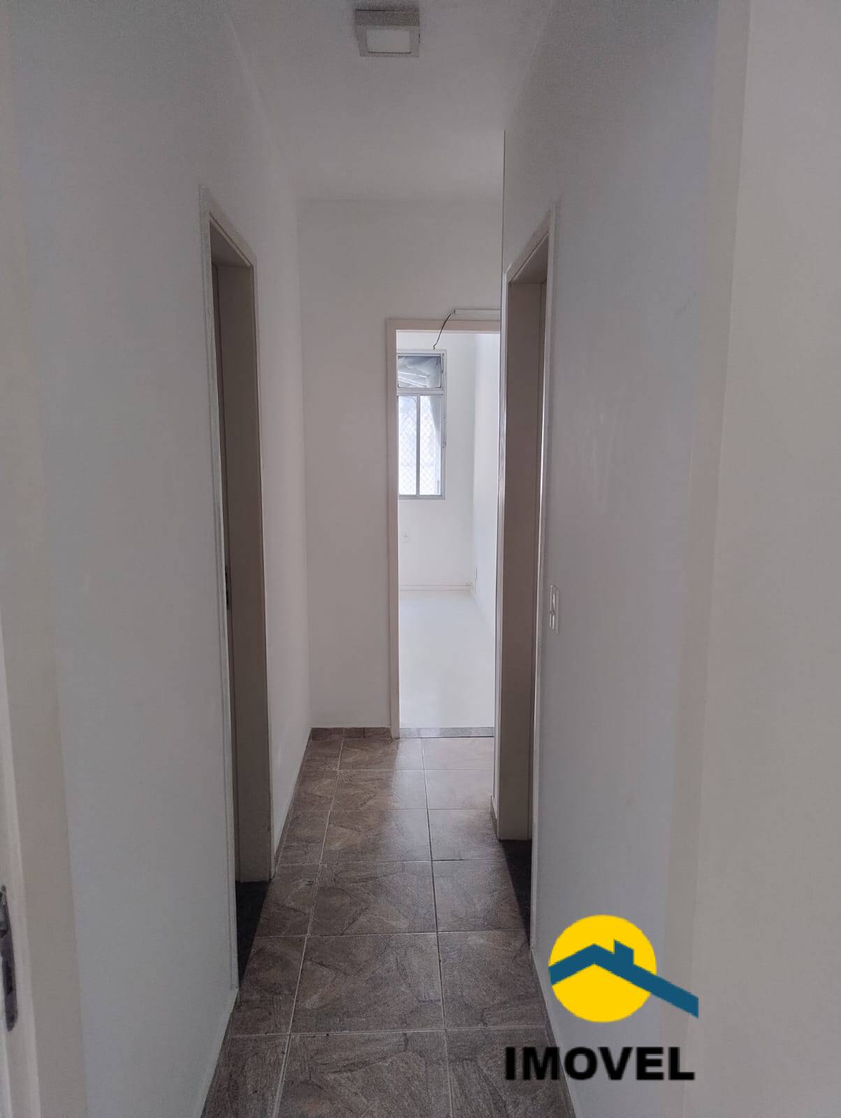 Apartamento à venda com 2 quartos, 75m² - Foto 4