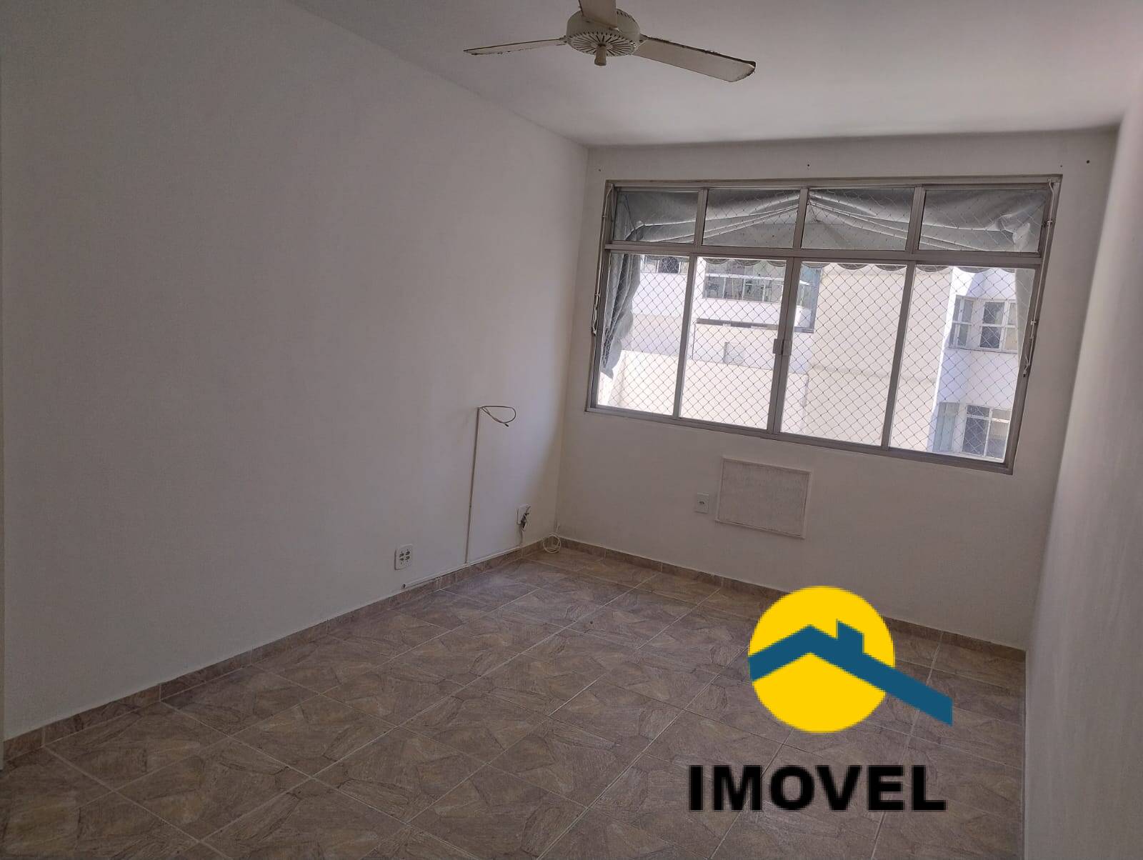 Apartamento à venda com 2 quartos, 75m² - Foto 2