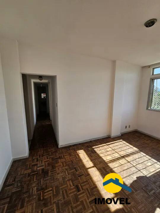 Apartamento à venda com 2 quartos, 70m² - Foto 3