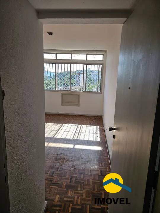 Apartamento à venda com 2 quartos, 70m² - Foto 4