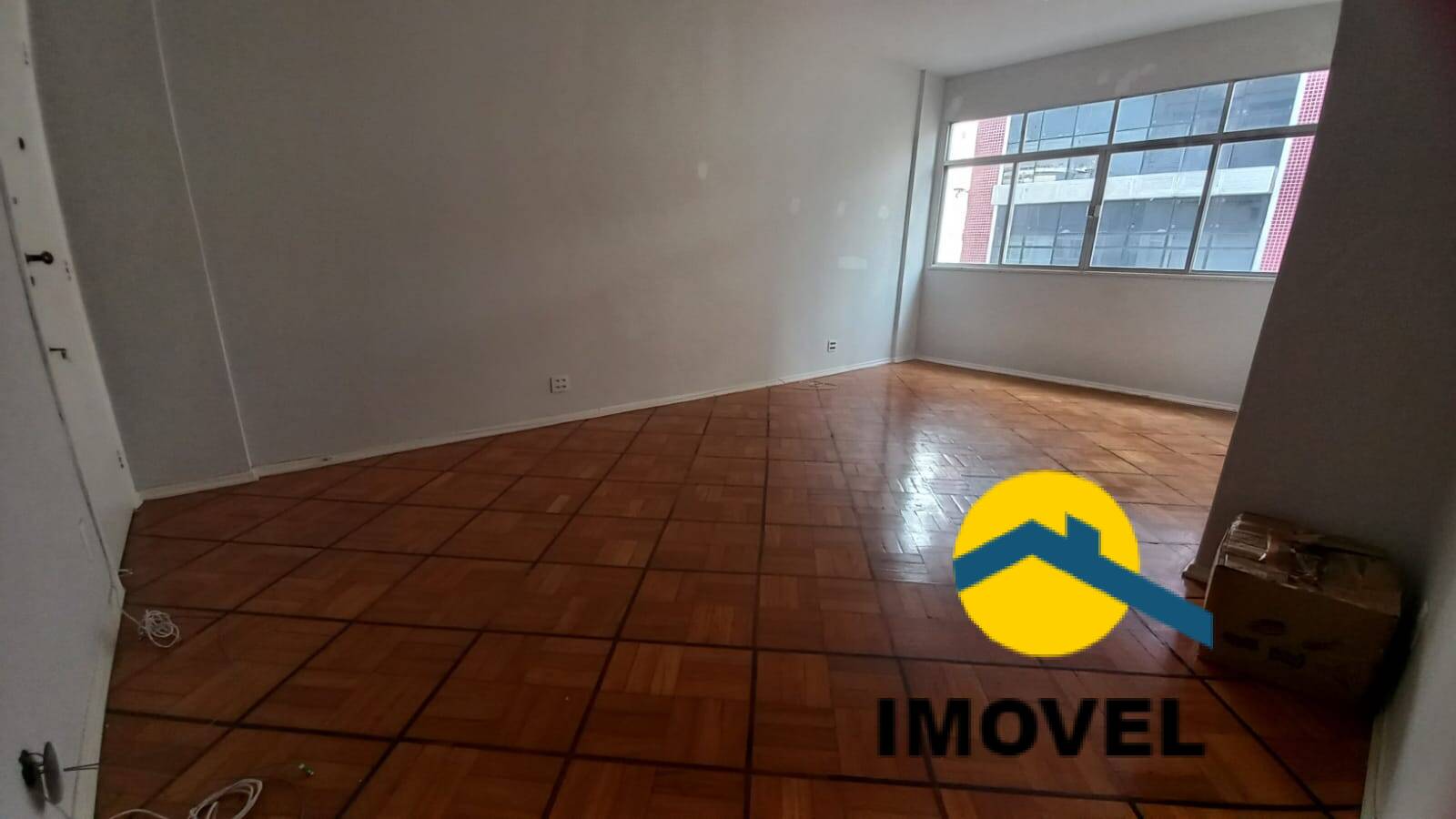 Apartamento à venda com 3 quartos, 130m² - Foto 1