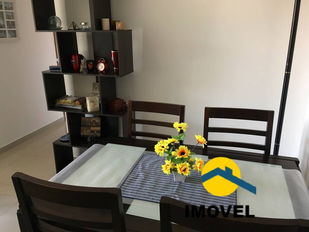 Apartamento à venda com 2 quartos, 70m² - Foto 2