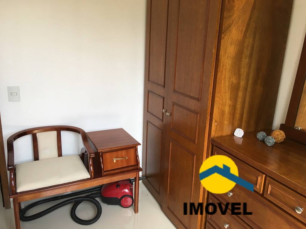 Apartamento à venda com 2 quartos, 70m² - Foto 4