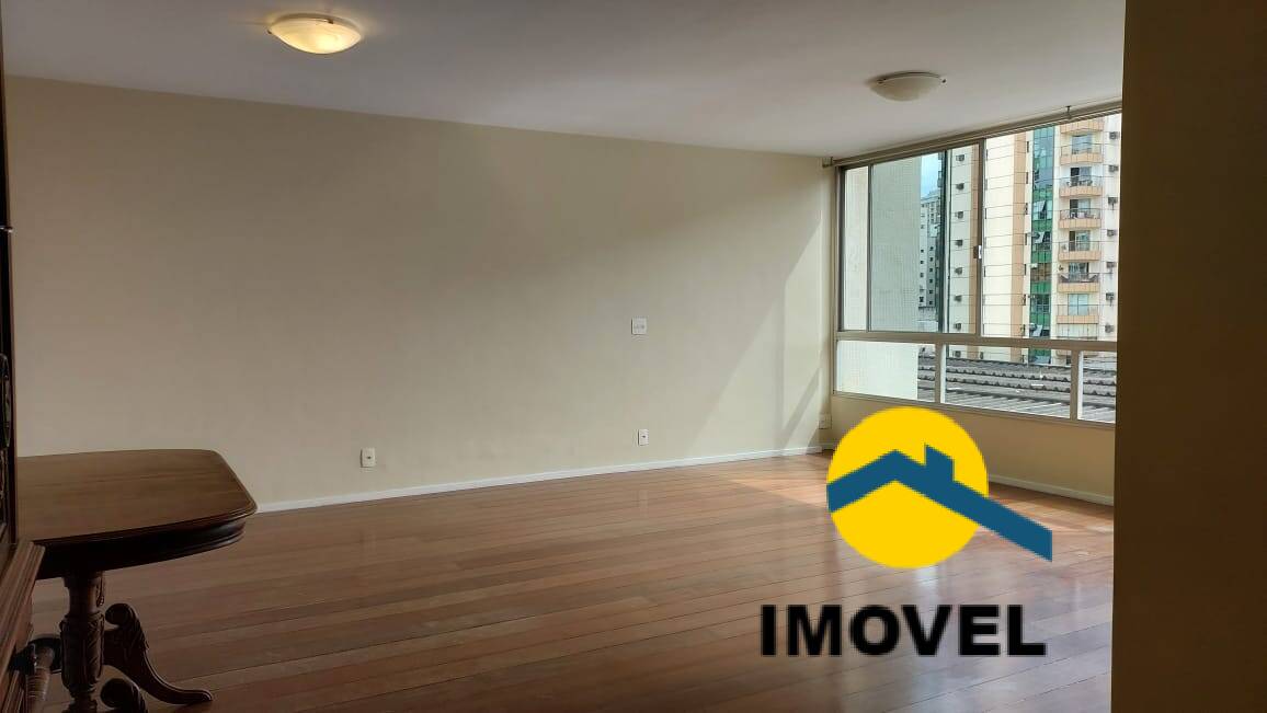 Apartamento à venda com 4 quartos, 150m² - Foto 1