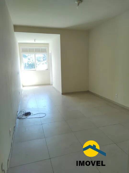 Apartamento à venda com 2 quartos, 78m² - Foto 2