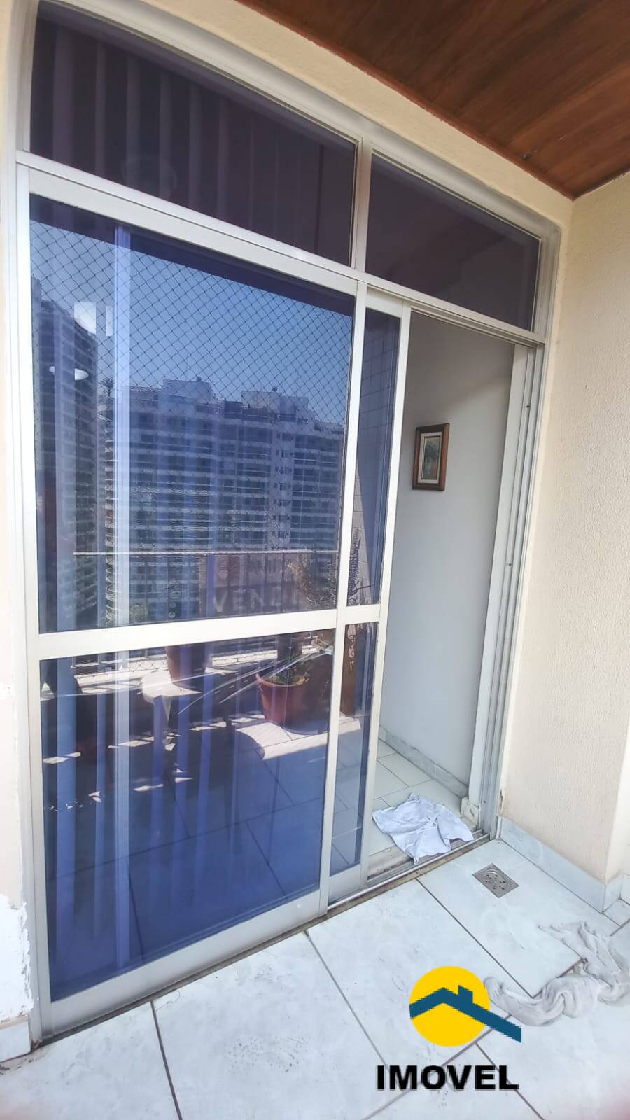 Apartamento à venda com 2 quartos, 75m² - Foto 3