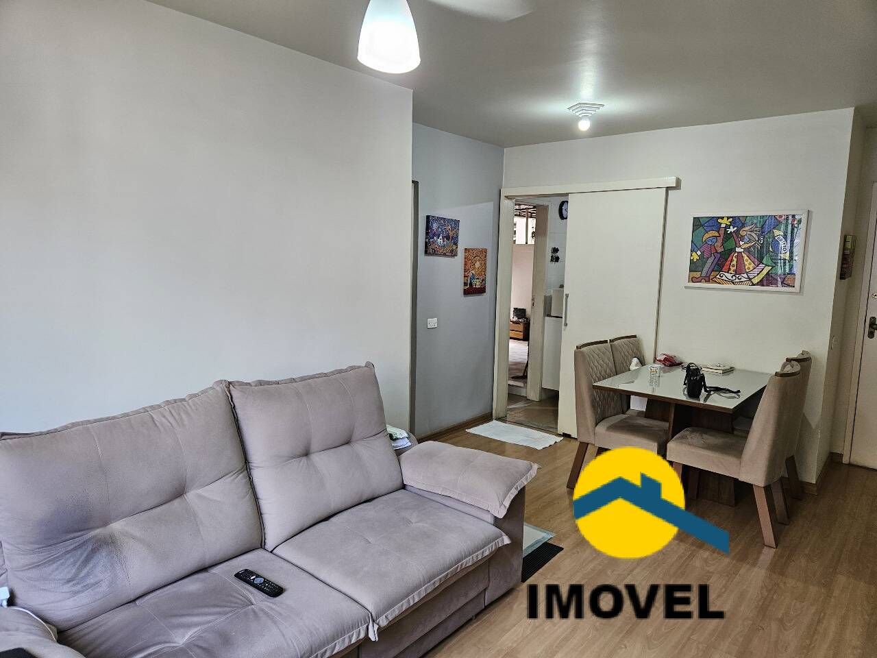 Apartamento à venda com 2 quartos, 75m² - Foto 2