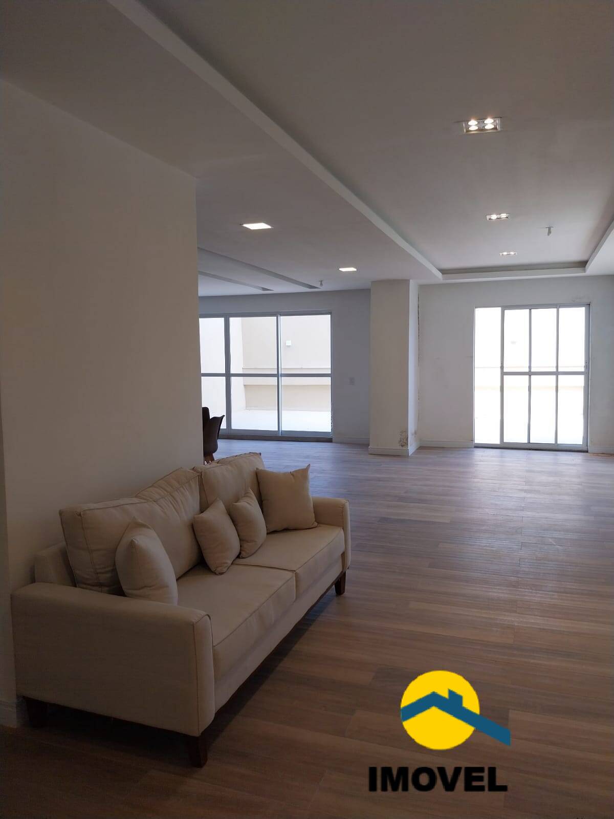 Apartamento à venda com 2 quartos, 63m² - Foto 32