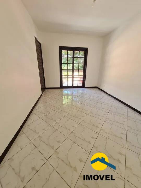 Casa à venda com 2 quartos, 84m² - Foto 2