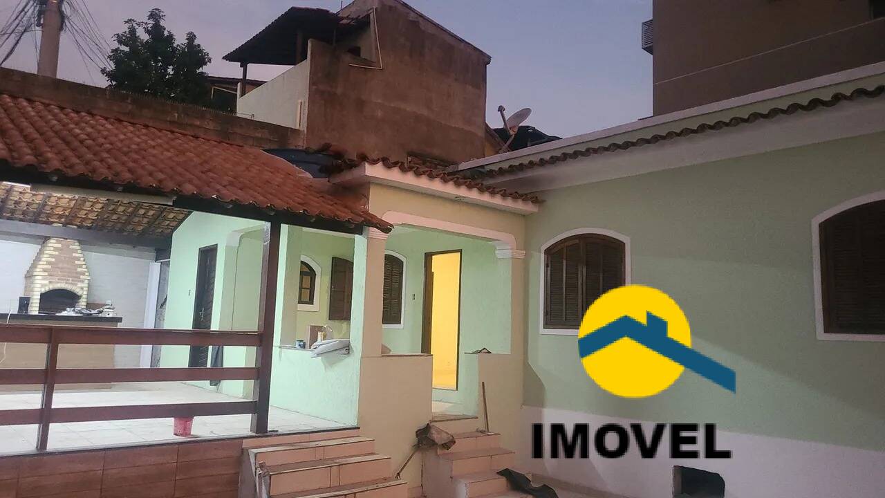 Casa à venda com 3 quartos, 180m² - Foto 1