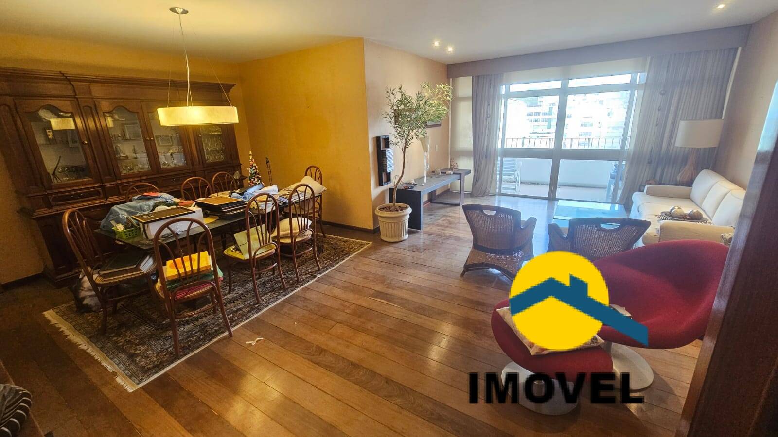 Apartamento à venda com 4 quartos, 250m² - Foto 1