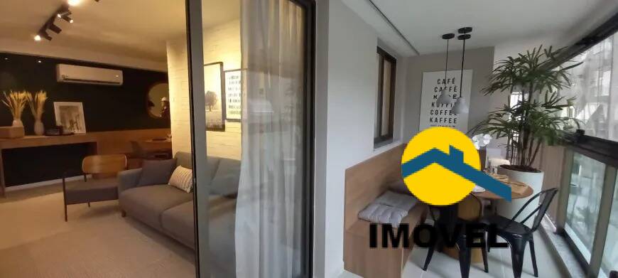 Apartamento à venda com 2 quartos, 72m² - Foto 5