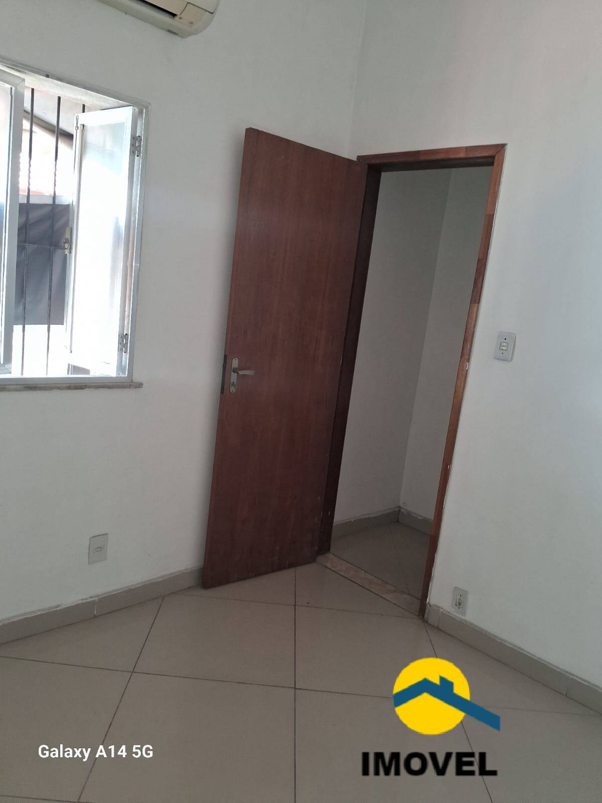 Casa à venda com 2 quartos, 48m² - Foto 1