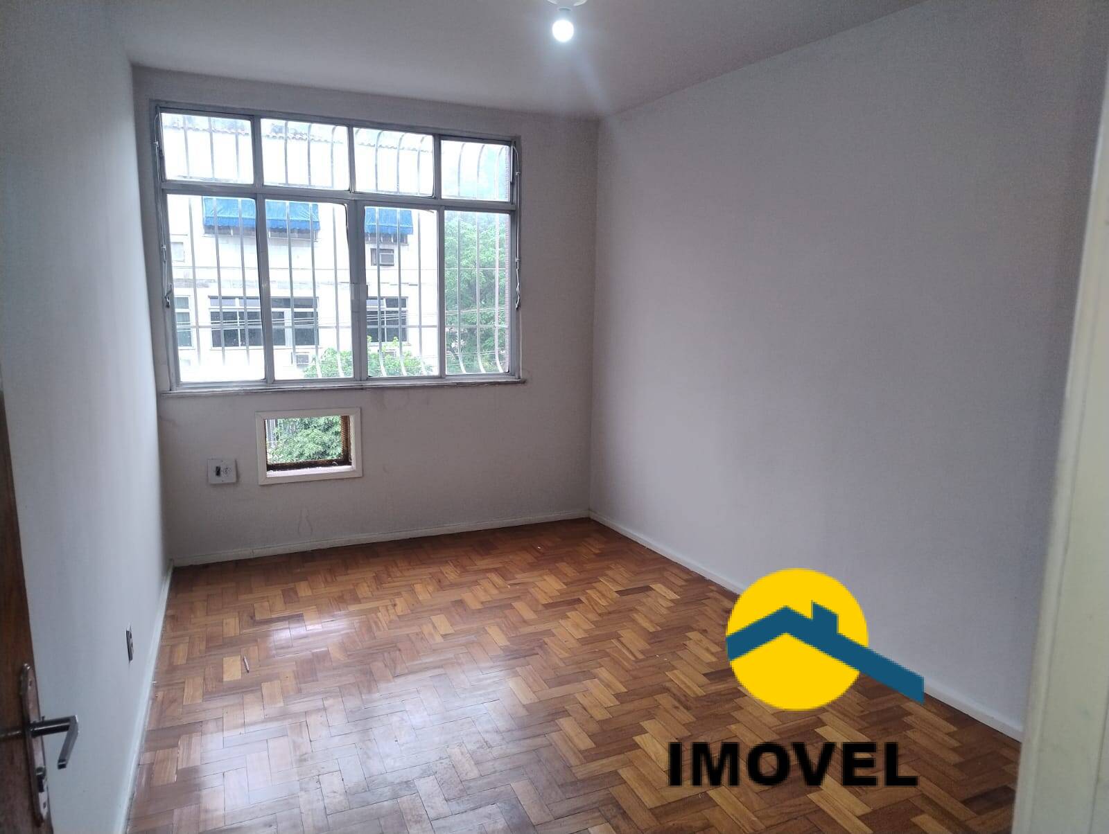 Apartamento à venda com 2 quartos, 80m² - Foto 7