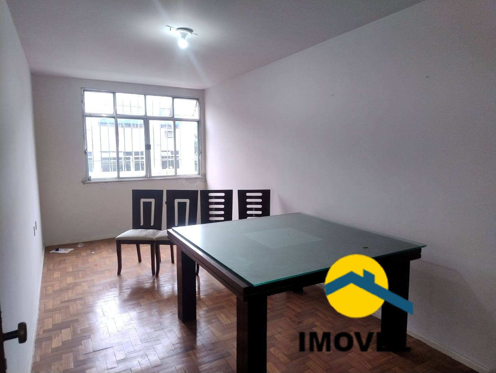 Apartamento à venda com 2 quartos, 80m² - Foto 1