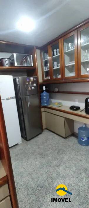 Apartamento à venda com 3 quartos, 200m² - Foto 11