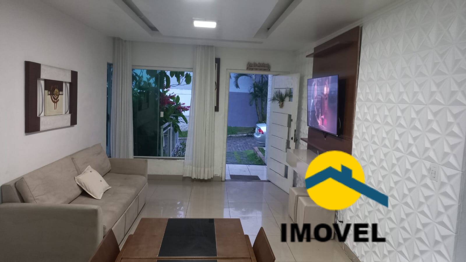 Casa de Condomínio à venda com 4 quartos, 213m² - Foto 1