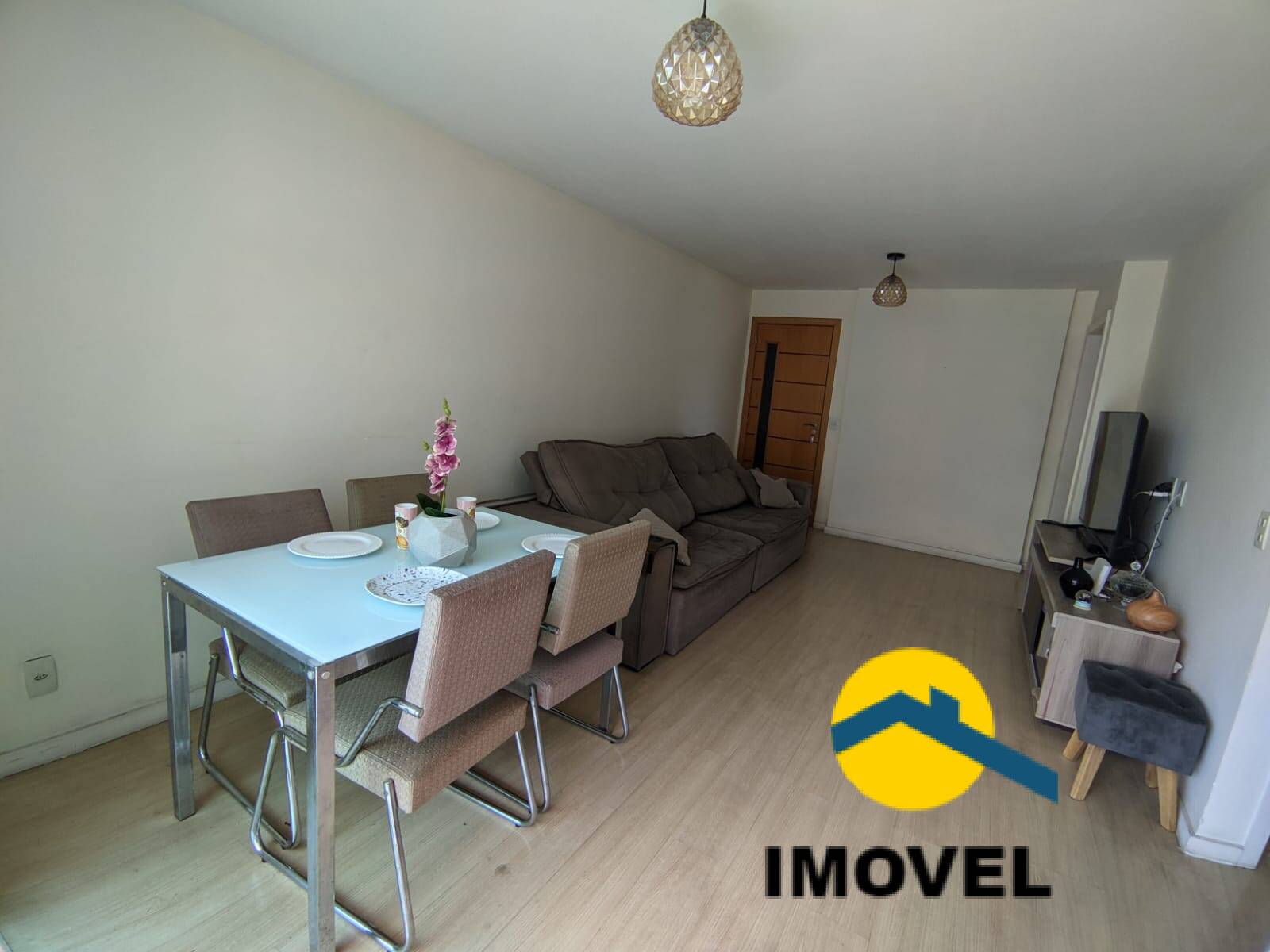 Apartamento à venda com 2 quartos, 75m² - Foto 4