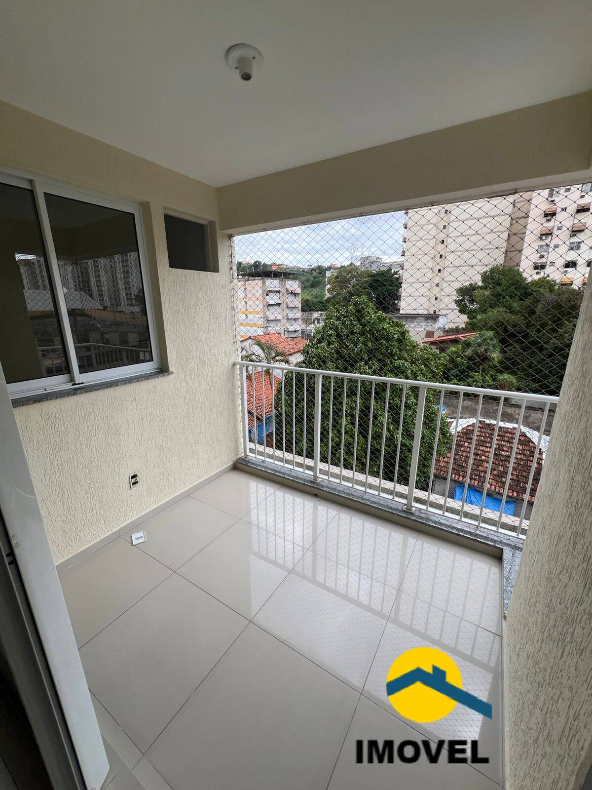 Apartamento à venda com 3 quartos, 76m² - Foto 1