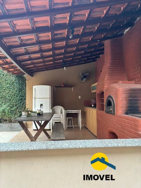 Casa à venda com 4 quartos, 220m² - Foto 15