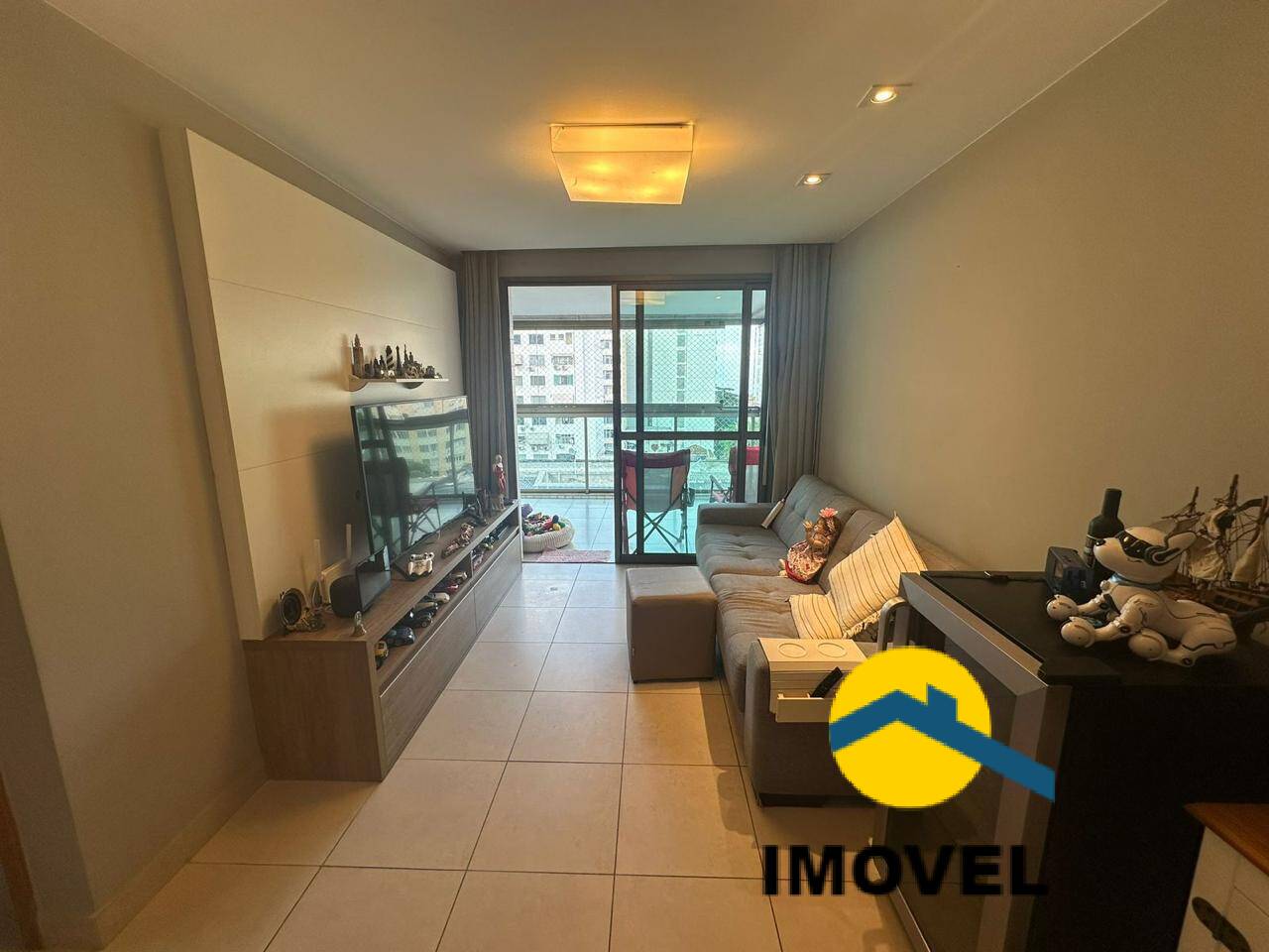 Apartamento à venda com 2 quartos, 85m² - Foto 3