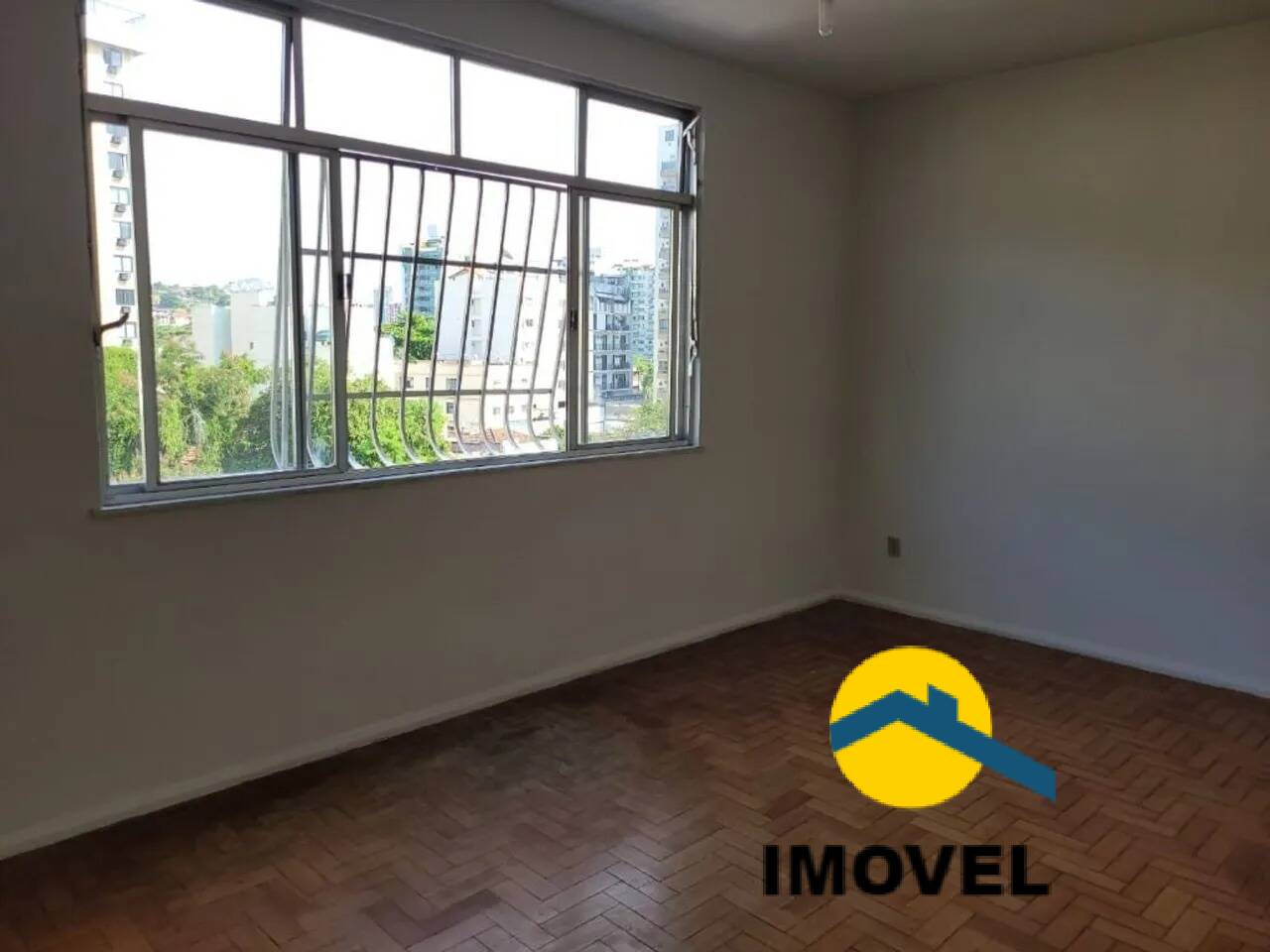 Apartamento à venda com 2 quartos, 65m² - Foto 1