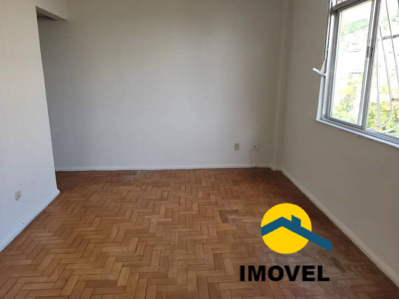 Apartamento à venda com 2 quartos, 65m² - Foto 2